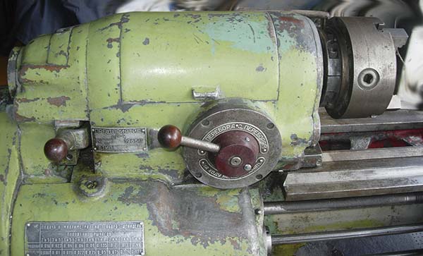 Фото токарно-гвинторізного верстата Т135в